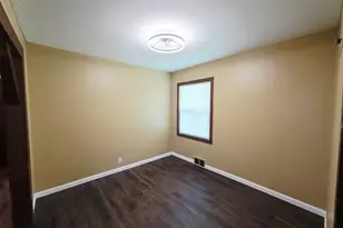 4974 N 91st St, Milwaukee, WI 53225 - Photo 10