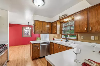 205  Fox Glen Rd, Fredonia, WI 53021 - Photo 8