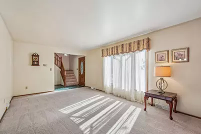 205  Fox Glen Rd, Fredonia, WI 53021 - Photo 4