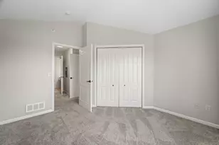 9301 Cobblestone Way, Franklin, WI 53132 - Photo 24