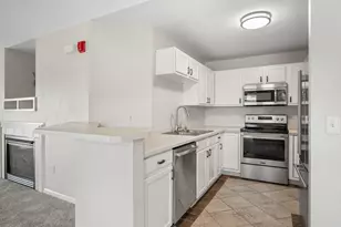 9301 Cobblestone Way, Franklin, WI 53132 - Photo 8