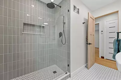 9060 N Meadowlark Ln, Bayside, WI 53217 - Photo 20