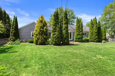 9060 N Meadowlark Ln, Bayside, WI 53217 - Photo 30