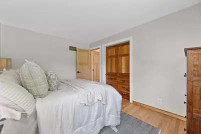 9060 N Meadowlark Ln, Bayside, WI 53217 - Photo 24