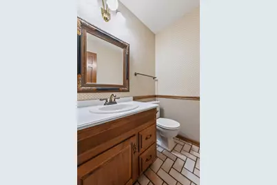 304  Fieldstone Rd, Delafield, WI 53018 - Photo 20