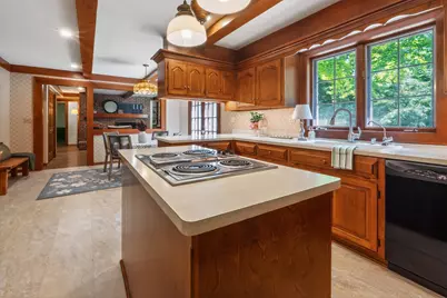 304  Fieldstone Rd, Delafield, WI 53018 - Photo 8
