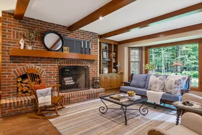 304  Fieldstone Rd, Delafield, WI 53018 - Photo 4