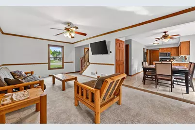 62 E Prospect Ct, Hartford, WI 53027 - Photo 16