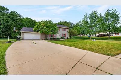 62 E Prospect Ct, Hartford, WI 53027 - Photo 4