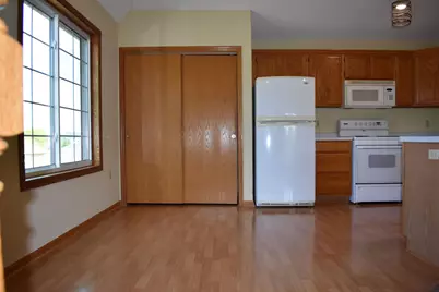 803  Cheyenne Ave #Unit E, Grafton, WI 53024 - Photo 12