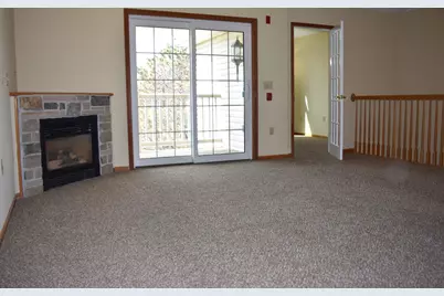 803  Cheyenne Ave #Unit E, Grafton, WI 53024 - Photo 6