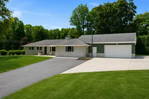 W224N8095 Susan Pl, Lisbon, WI 53089 - Photo 2