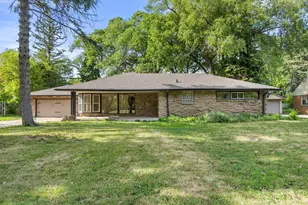 8570 W Lancaster Ave, Milwaukee, WI 53225 - Photo 38