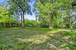 8570 W Lancaster Ave, Milwaukee, WI 53225 - Photo 36