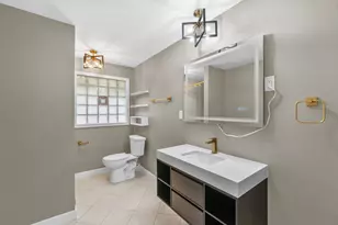 8570 W Lancaster Ave, Milwaukee, WI 53225 - Photo 22