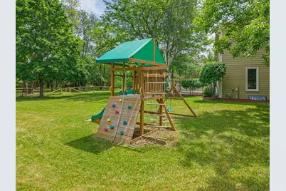 112 N Meadowside Ct, Summit, WI 53066 - Photo 42