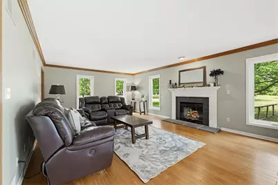 112 N Meadowside Ct, Summit, WI 53066 - Photo 18