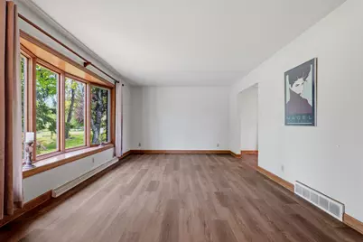 4528  Lakeshore Rd, Sheboygan, WI 53083 - Photo 6