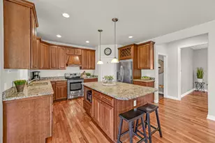 533 Majestic View Ln, Oconomowoc, WI 53066 - Photo 10