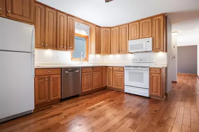 524  Birch Ln, Hartford, WI 53027 - Photo 4