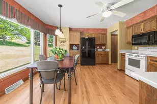 W233N7065 Blacksmith Ct, Sussex, WI 53089 - Photo 10