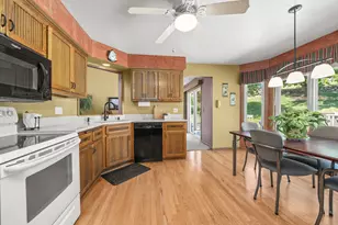 W233N7065 Blacksmith Ct, Sussex, WI 53089 - Photo 12
