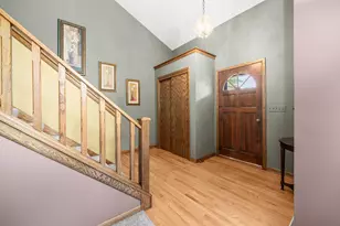 W233N7065 Blacksmith Ct, Sussex, WI 53089 - Photo 2