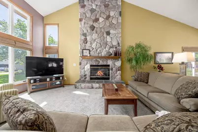 W233N7065  Blacksmith Ct, Sussex, WI 53089 - Photo 4