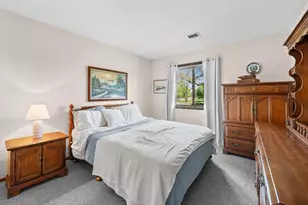 301 Park Hill Dr, Pewaukee, WI 53072 - Photo 12