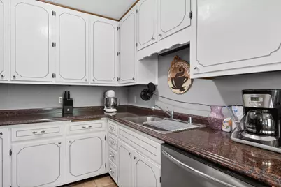 2619  Camelot Blvd, Sheboygan, WI 53081 - Photo 14