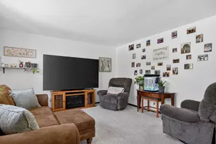 2619 Camelot Blvd, Sheboygan, WI 53081 - Photo 8