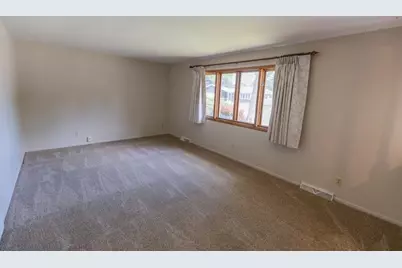2318 N 35th St, Sheboygan, WI 53083 - Photo 4