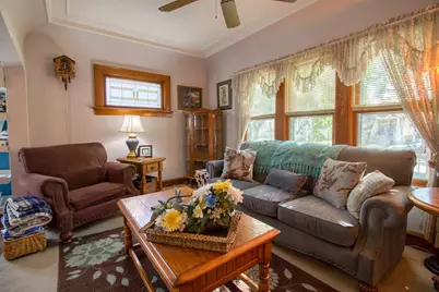 1944 S 72nd St, West Allis, WI 53219 - Photo 6