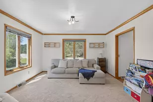 4577 Hunters Glen Dr, Sheboygan, WI 53083 - Photo 4