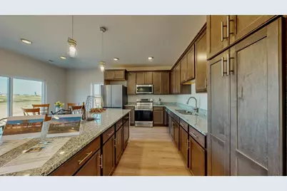 216  Settlers Dr, Jefferson, WI 53549 - Photo 8