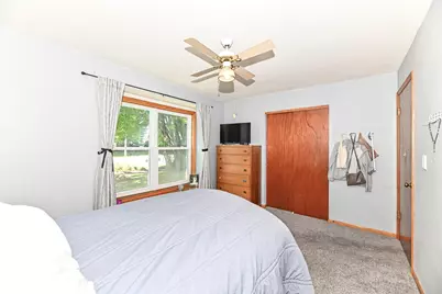 960 E Oakwood Rd, Oak Creek, WI 53154 - Photo 20