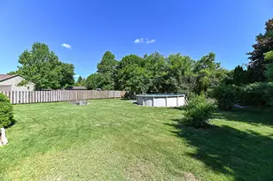 960 E Oakwood Rd, Oak Creek, WI 53154 - Photo 32
