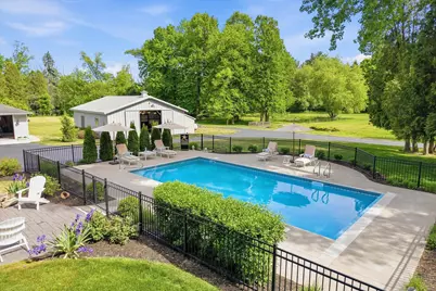 9431 W Hawthorne Rd, Mequon, WI 53097 - Photo 48