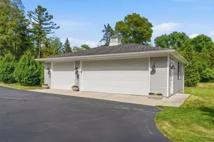 9431 W Hawthorne Rd, Mequon, WI 53097 - Photo 56