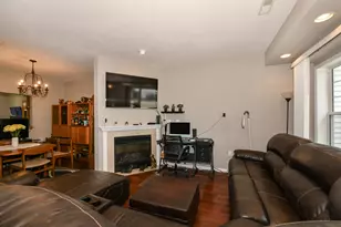 6168 S Creekside Dr, Cudahy, WI 53110 - Photo 10