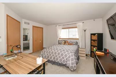 6168 S Creekside Dr #8, Cudahy, WI 53110 - Photo 18