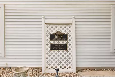 6168 S Creekside Dr #8, Cudahy, WI 53110 - Photo 2
