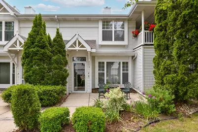 6168 S Creekside Dr #8, Cudahy, WI 53110 - Photo 4