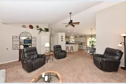 N65W15321  Blue Heron Dr, Menomonee Falls, WI 53051 - Photo 6
