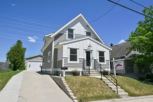458 W Chestnut St, Port Washington, WI 53074 - Photo 1