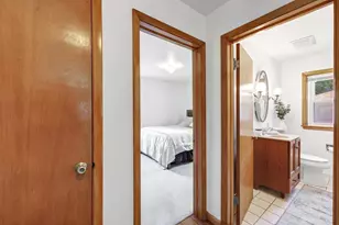 2032 Hillview Dr, Green Bay, WI 54302 - Photo 10