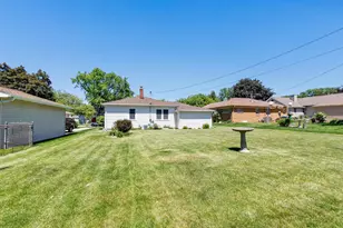 2032 Hillview Dr, Green Bay, WI 54302 - Photo 20
