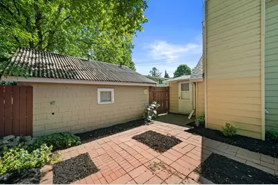 1005  Westowne Ave, Waukesha, WI 53188 - Photo 22