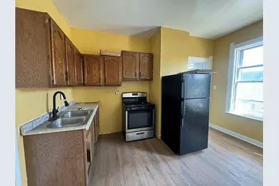 725 S 9th St, Milwaukee, WI 53215 - Photo 10