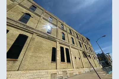 725 S 9th St, Milwaukee, WI 53215 - Photo 14
